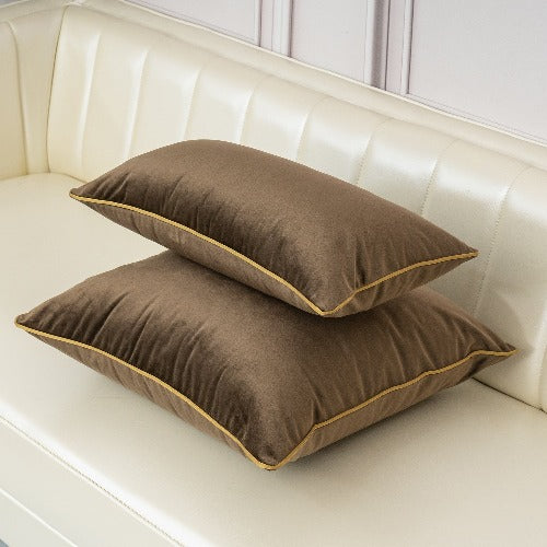 Ziver - De luxe kussenhoezen 'Royalty' voegen het gevoel van elegante luxe toe aan jouw slaapkamer of woonkamer. Deze koninklijke sierkussens zijn een perfecte toevoeging aan ieder interieur. Met hun prachtige kleur en stijlvolle gouden bies voel jij je een echte royalty! ✓Gratis verzending ✓ Achteraf betalen