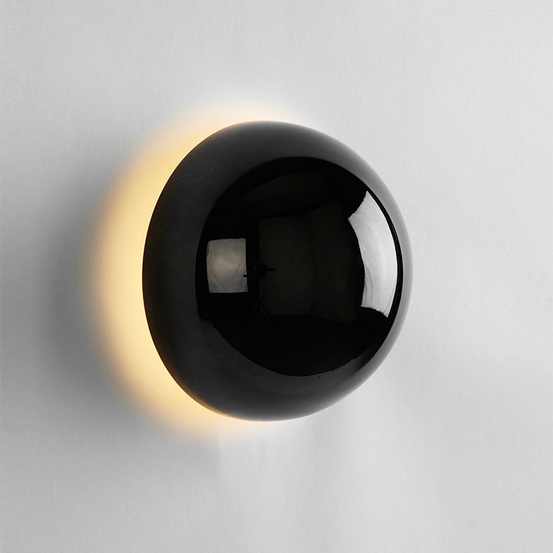 Ziver - Deze ronde wandlamp in bauhaus stijl is een echte klassieker. Het is een eenvoudig ontwerp dat stijl, elegantie en functionaliteit combineert. De lamp is gemaakt van hoogwaardig, duurzaam metaal en is verkrijgbaar in drie kleuren, zwart, goud en zilver. ✓Gratis verzending ✓Achteraf betalen