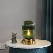 Ziver - Deze glazen tafellamp in leuke vintage stijl is perfect voor elke ruimte. De lamp is gemaakt van helder glas met een klassieke, vintage stijl. De glazen kap zorgt voor een mooie diffusie van licht, waardoor de lichtstroom zacht en aangenaam is. ✓Gratis verzending ✓Achteraf betalen