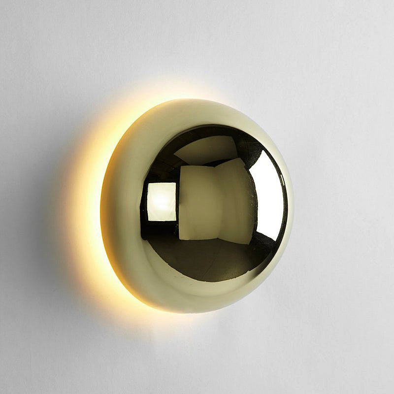 Ziver - Deze ronde wandlamp in bauhaus stijl is een echte klassieker. Het is een eenvoudig ontwerp dat stijl, elegantie en functionaliteit combineert. De lamp is gemaakt van hoogwaardig, duurzaam metaal en is verkrijgbaar in drie kleuren, zwart, goud en zilver. ✓Gratis verzending ✓Achteraf betalen