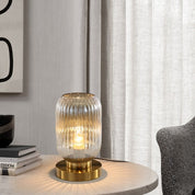 Ziver - Deze glazen tafellamp in leuke vintage stijl is perfect voor elke ruimte. De lamp is gemaakt van helder glas met een klassieke, vintage stijl. De glazen kap zorgt voor een mooie diffusie van licht, waardoor de lichtstroom zacht en aangenaam is. ✓Gratis verzending ✓Achteraf betalen