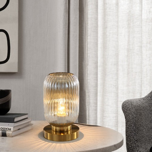 Ziver - Deze glazen tafellamp in leuke vintage stijl is perfect voor elke ruimte. De lamp is gemaakt van helder glas met een klassieke, vintage stijl. De glazen kap zorgt voor een mooie diffusie van licht, waardoor de lichtstroom zacht en aangenaam is. ✓Gratis verzending ✓Achteraf betalen