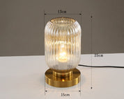 Ziver - Deze glazen tafellamp in leuke vintage stijl is perfect voor elke ruimte. De lamp is gemaakt van helder glas met een klassieke, vintage stijl. De glazen kap zorgt voor een mooie diffusie van licht, waardoor de lichtstroom zacht en aangenaam is. ✓Gratis verzending ✓Achteraf betalen