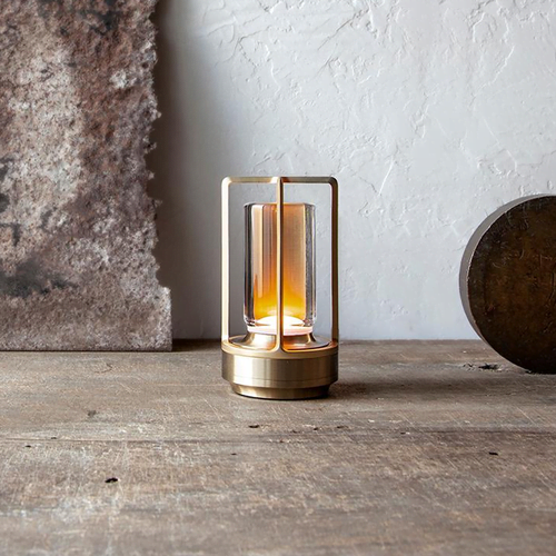 Ziver - Soms heb je licht nodig op een plek waar geen stroom in de buurt is, deze draadloze en oplaadbare tafellamp is de oplossing! De lamp is volledig draadloos en kan door middel van usb opgeladen worden en is daarnaast dimbaar waardoor je altijd de juiste hoeveelheid licht hebt. ✓Gratis verzending ✓Achteraf betalen