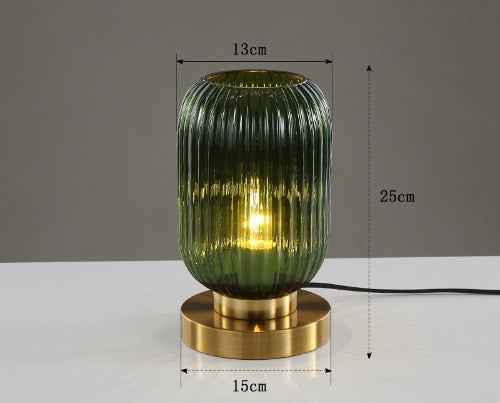 Ziver - Deze glazen tafellamp in leuke vintage stijl is perfect voor elke ruimte. De lamp is gemaakt van helder glas met een klassieke, vintage stijl. De glazen kap zorgt voor een mooie diffusie van licht, waardoor de lichtstroom zacht en aangenaam is. ✓Gratis verzending ✓Achteraf betalen