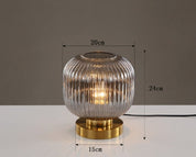 Ziver - Deze glazen tafellamp in leuke vintage stijl is perfect voor elke ruimte. De lamp is gemaakt van helder glas met een klassieke, vintage stijl. De glazen kap zorgt voor een mooie diffusie van licht, waardoor de lichtstroom zacht en aangenaam is. ✓Gratis verzending ✓Achteraf betalen