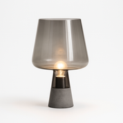 Glaslamp met betonnen voet