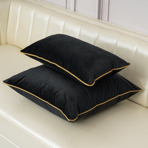 Ziver - De luxe kussenhoezen 'Royalty' voegen het gevoel van elegante luxe toe aan jouw slaapkamer of woonkamer. Deze koninklijke sierkussens zijn een perfecte toevoeging aan ieder interieur. Met hun prachtige kleur en stijlvolle gouden bies voel jij je een echte royalty! ✓Gratis verzending ✓ Achteraf betalen