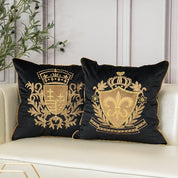 Ziver - De luxe kussenhoezen 'Royalty' voegen het gevoel van elegante luxe toe aan jouw slaapkamer of woonkamer. Deze koninklijke sierkussens zijn een perfecte toevoeging aan ieder interieur. Met hun prachtige kleur en stijlvolle gouden versieringen voel jij je een echte royalty! ✓Gratis verzending ✓ Achteraf betalen