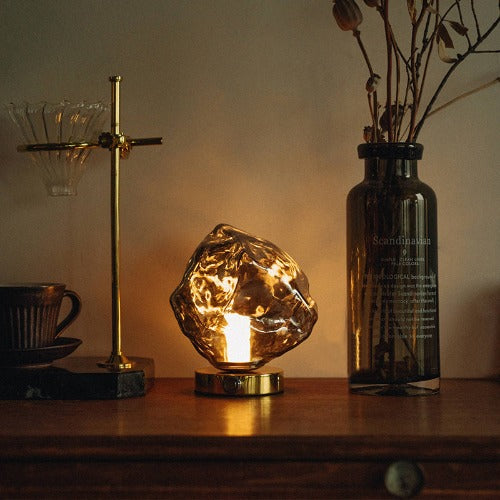 Ziver - Deze glazen draadloze sfeerverlichting 'lava' is een uniek en prachtig item, dat je interieur een warme, gezellige sfeer geeft. Deze tafellamp is gemaakt van hoogwaardig glas en is door zijn vorm een echte eye-catcher. ✓Gratis verzending ✓Achteraf betalen